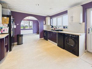 Kitchen- click for photo gallery